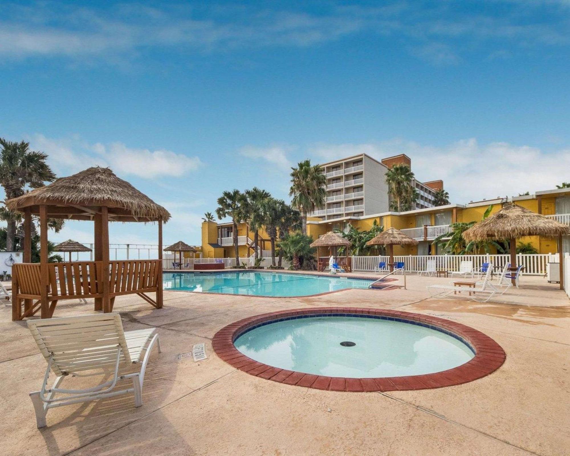 Quality Inn & Suites On The Beach Corpus Christi Exterior foto