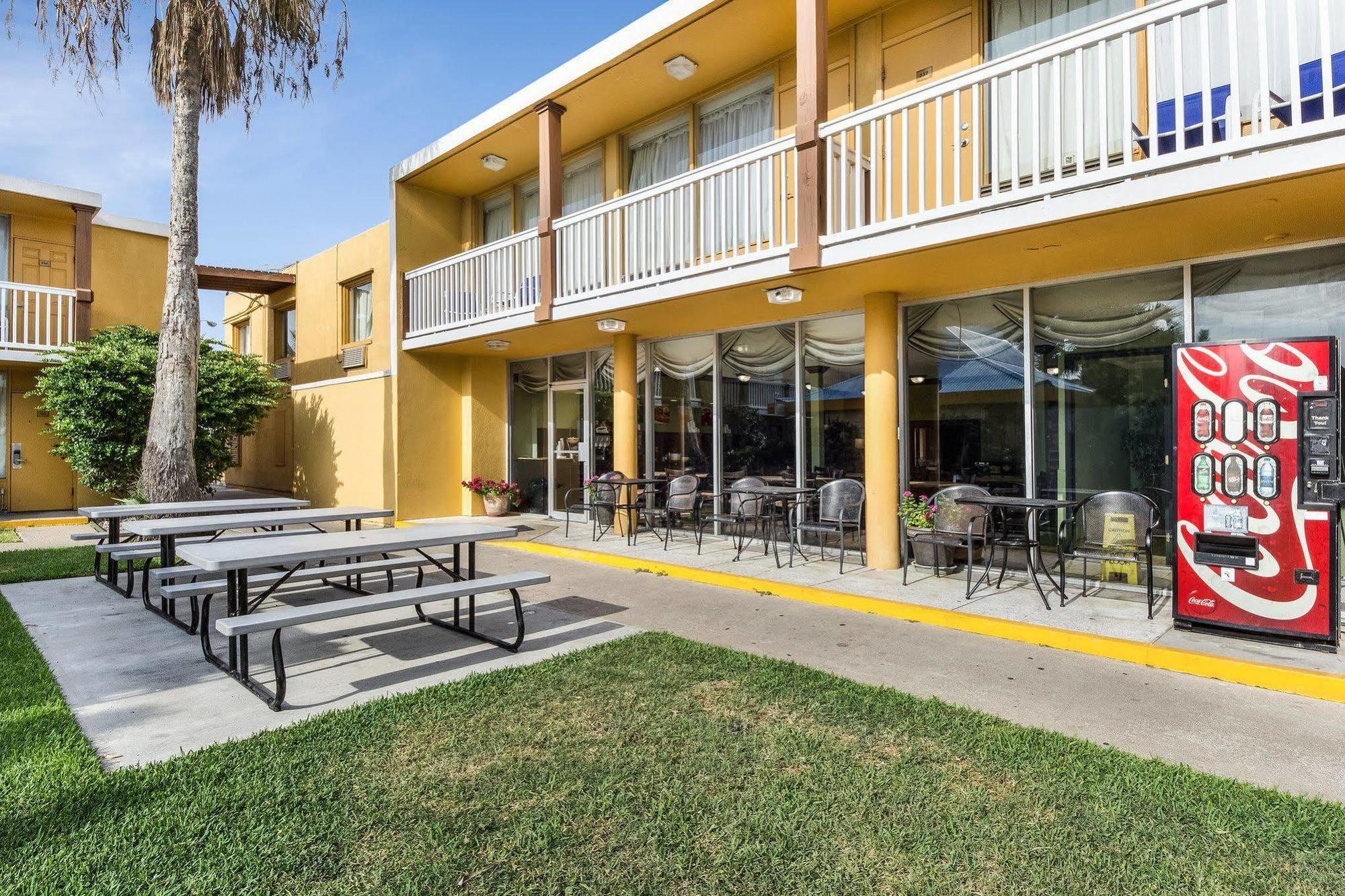 Quality Inn & Suites On The Beach Corpus Christi Exterior foto